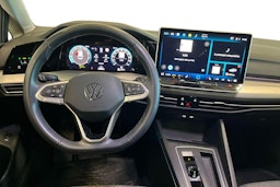 valkoinen Volkswagen Golf 2025 kuva 7.