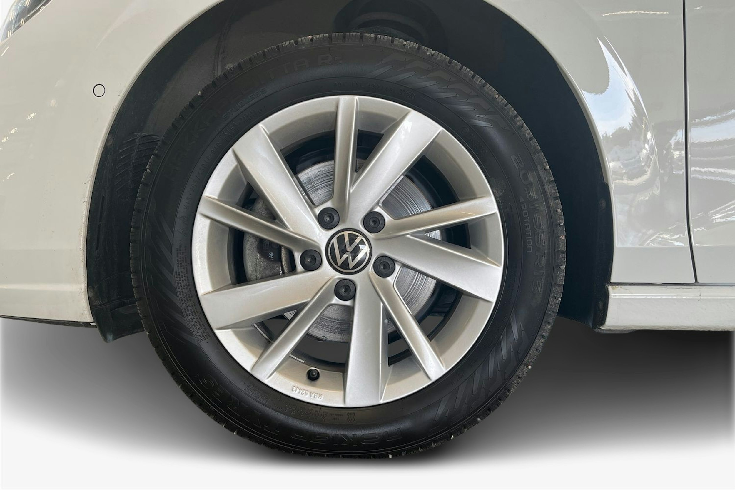 valkoinen Volkswagen Golf 2025 kuva 9.