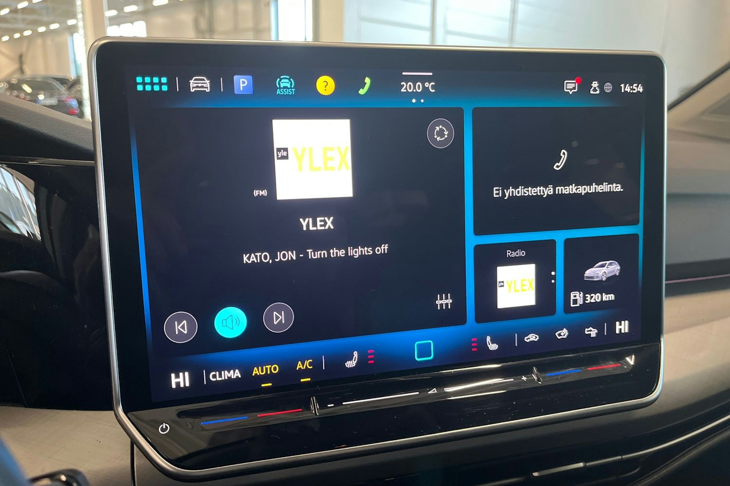 valkoinen Volkswagen Golf 2025 kuva 17.