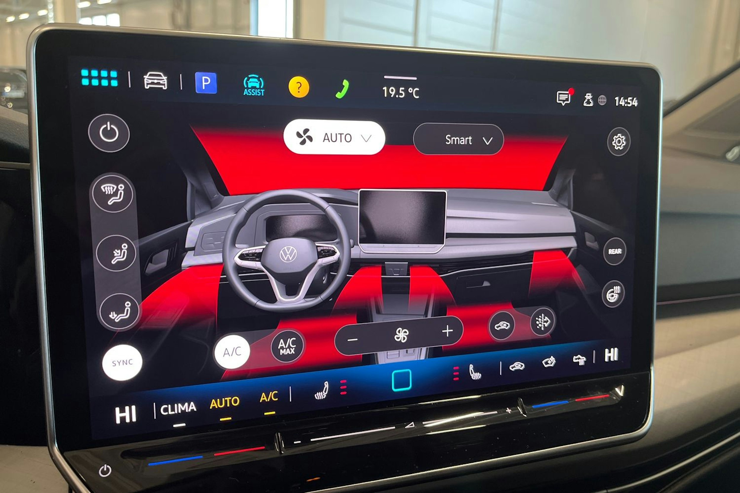 valkoinen Volkswagen Golf 2025 kuva 19.