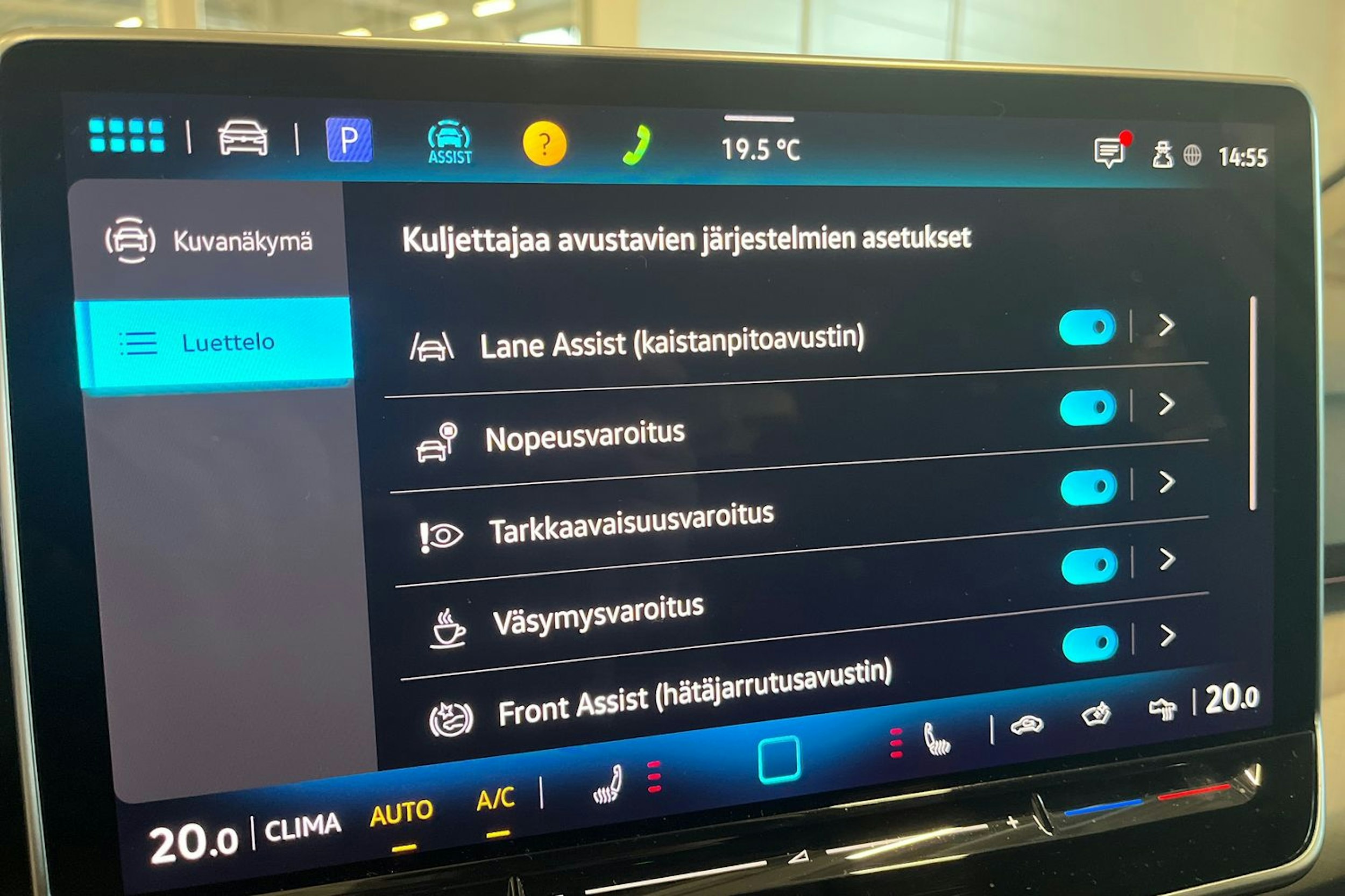 valkoinen Volkswagen Golf 2025 kuva 24.