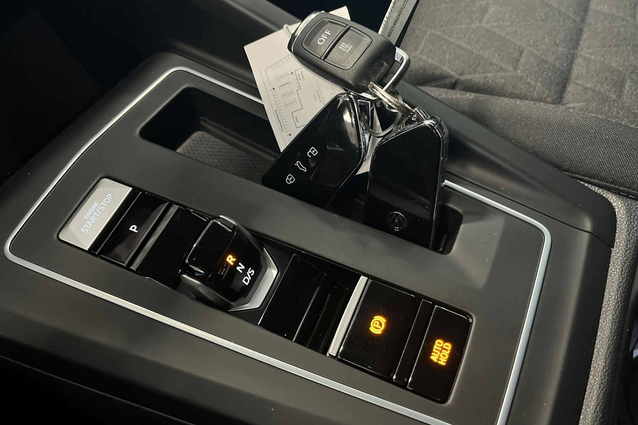 valkoinen Volkswagen Golf 2025 kuva 30.