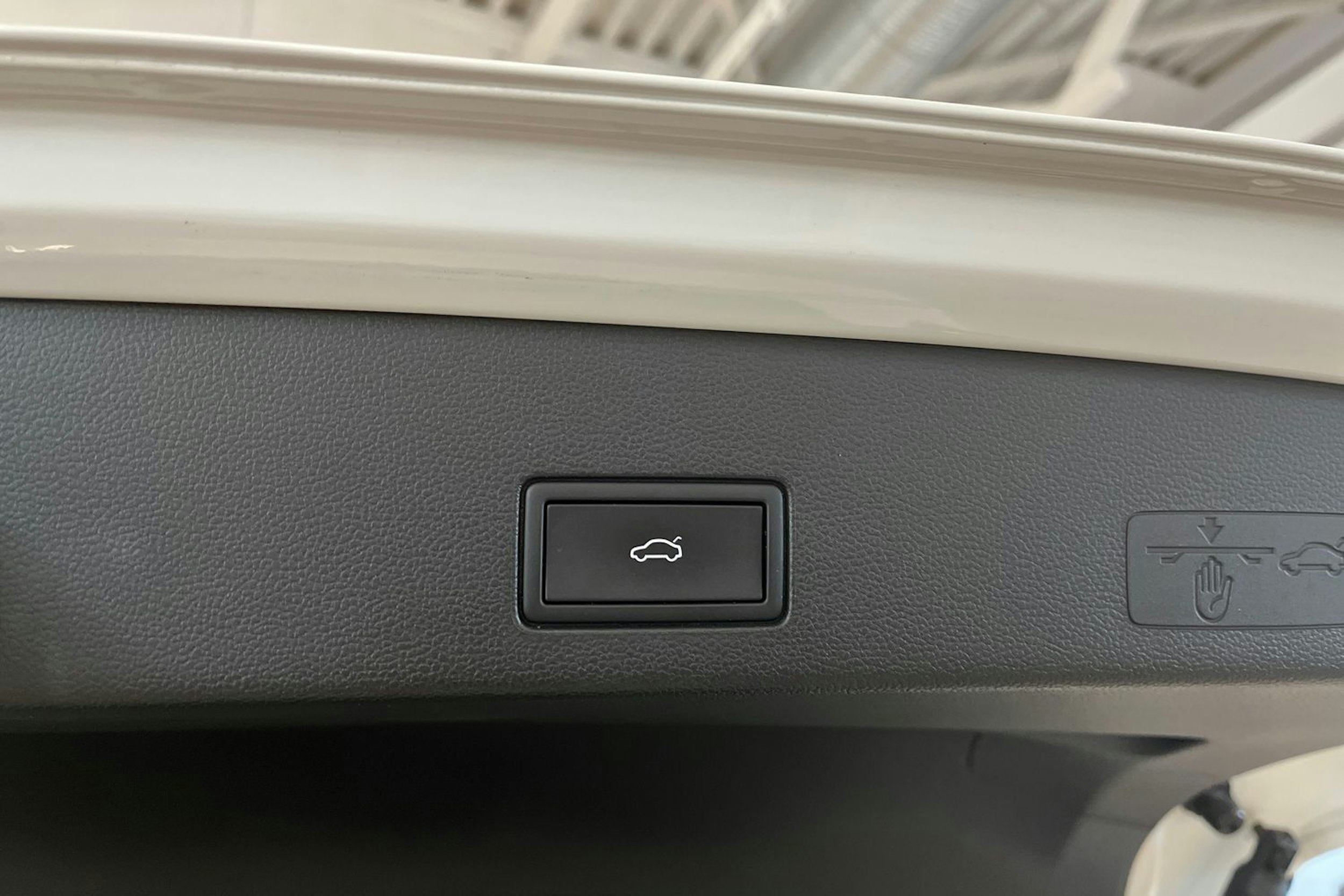 valkoinen Volkswagen Golf 2025 kuva 33.