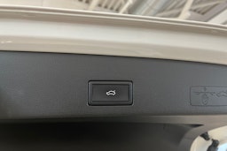 valkoinen Volkswagen Golf 2025 kuva 33.