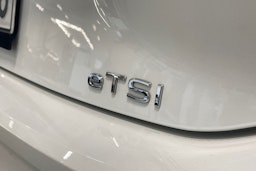 valkoinen Volkswagen Golf 2025 kuva 40.