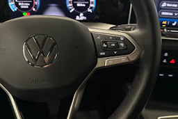oranssi Volkswagen Golf 2025 kuva 12.