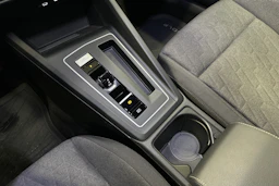 oranssi Volkswagen Golf 2025 kuva 33.