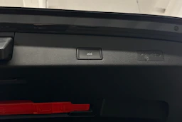 oranssi Volkswagen Golf 2025 kuva 37.