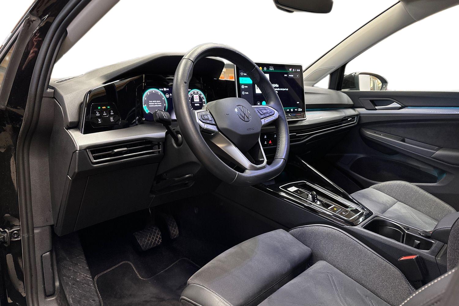 Volkswagen Golf 2025, photo 6/29