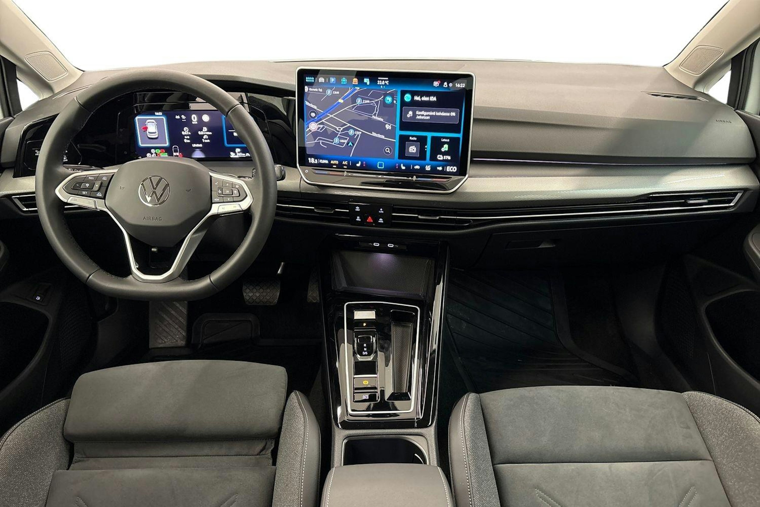 valkoinen Volkswagen Golf 2025 kuva 7.