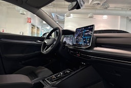 valkoinen Volkswagen Golf 2025 kuva 14.