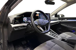 harmaa Volkswagen Golf 2025 kuva 6.