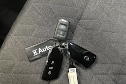 harmaa Volkswagen Golf 2025 kuva 20.