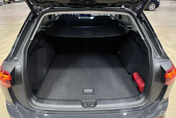 harmaa Volkswagen Golf 2025 kuva 26.