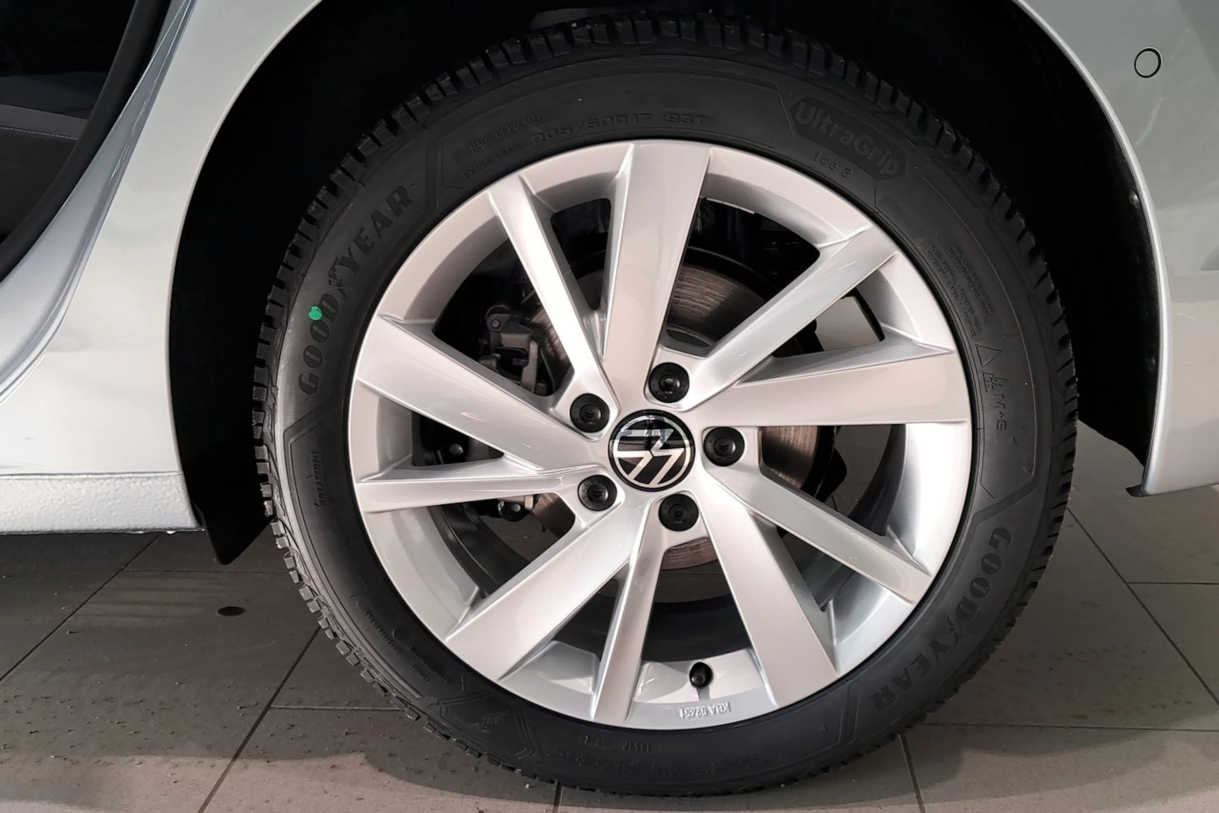 met. harmaa Volkswagen Golf 2026 kuva 10.