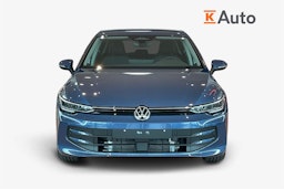 sininen Volkswagen Golf 2025 kuva 4.