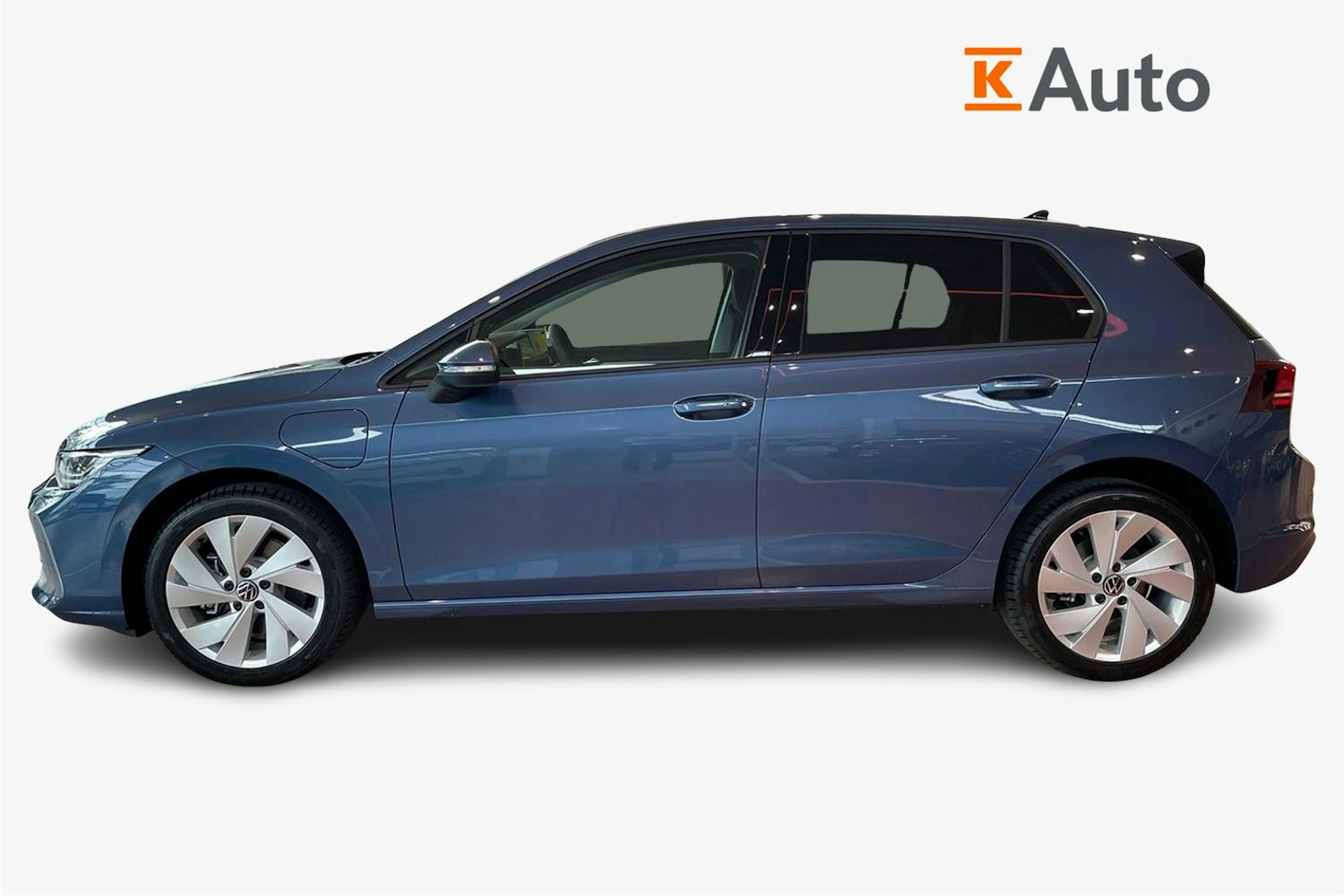 sininen Volkswagen Golf 2025 kuva 5.