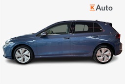 sininen Volkswagen Golf 2025 kuva 5.