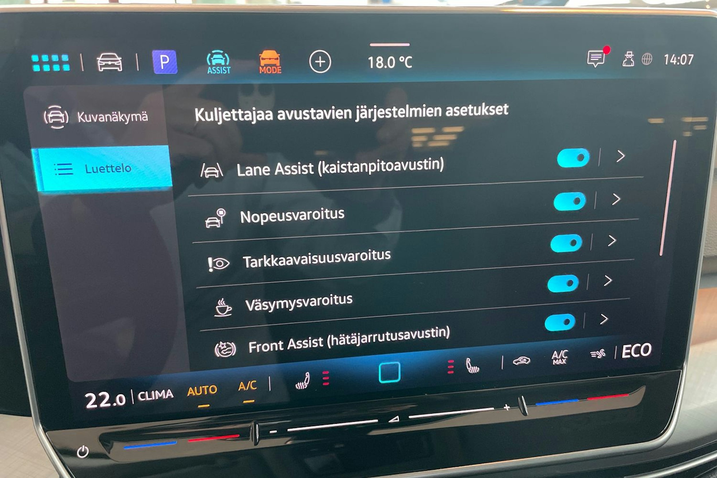 sininen Volkswagen Golf 2025 kuva 13.