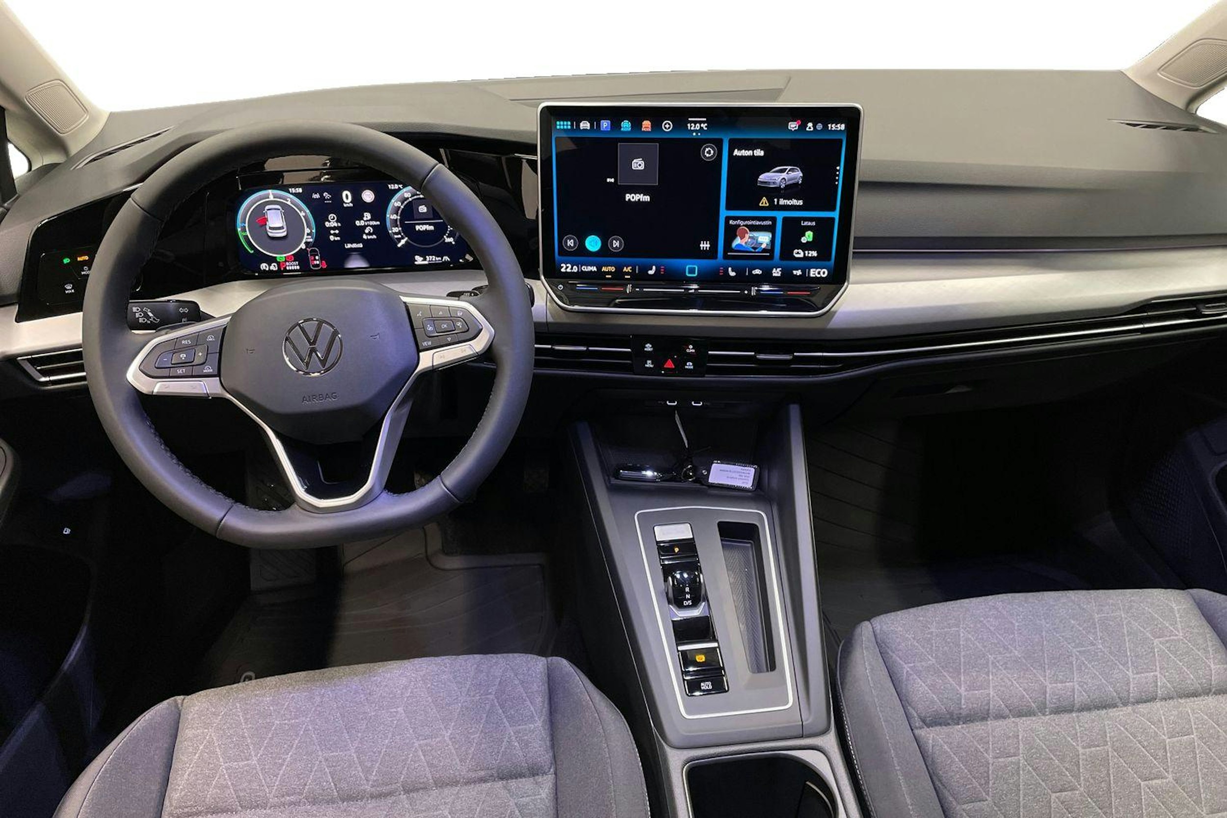 musta Volkswagen Golf 2025 kuva 7.