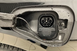 musta Volkswagen Golf 2025 kuva 10.