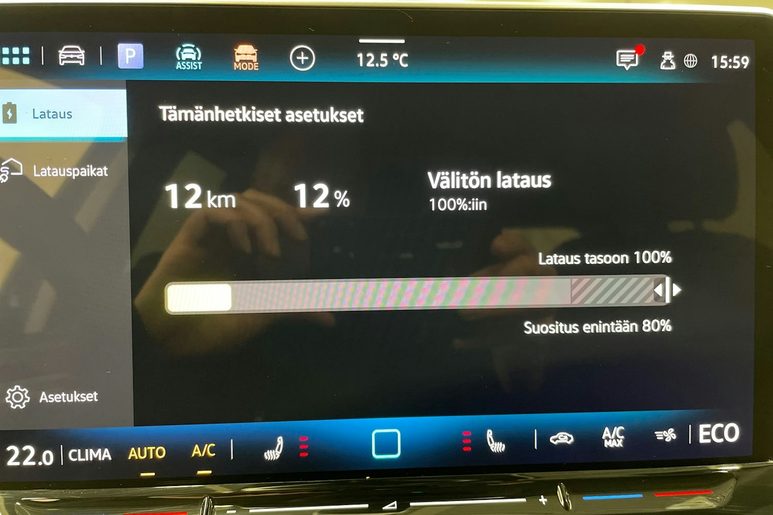 musta Volkswagen Golf 2025 kuva 11.