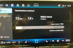 musta Volkswagen Golf 2025 kuva 11.