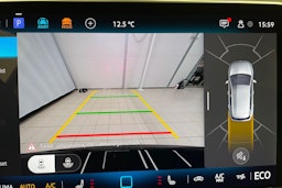 musta Volkswagen Golf 2025 kuva 12.