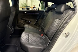valkoinen Volkswagen Golf 2025 kuva 3.