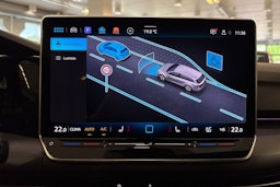valkoinen Volkswagen Golf 2025 kuva 18.