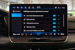 valkoinen Volkswagen Golf 2025 kuva 19.