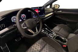 valkoinen Volkswagen Golf 2025 kuva 33.