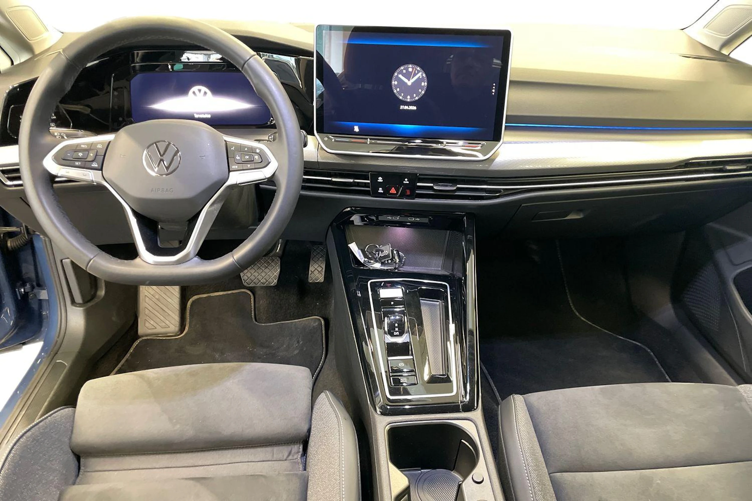 Sininen Volkswagen GOLF 2025 kuva 9.
