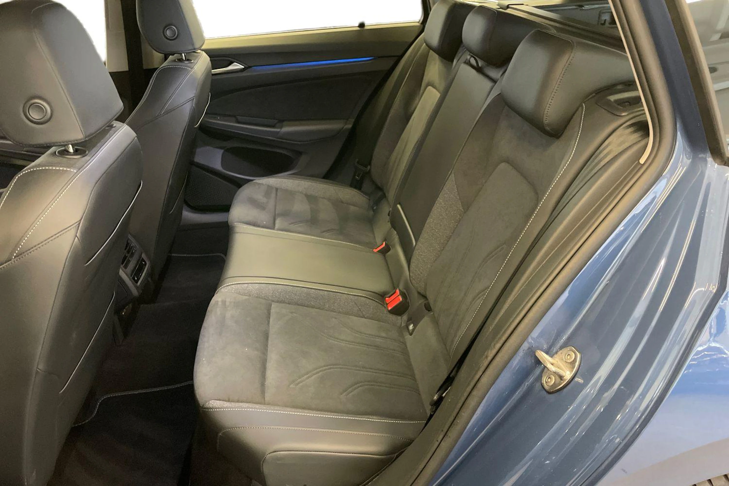 Sininen Volkswagen GOLF 2025 kuva 11.