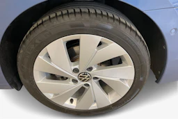 Sininen Volkswagen GOLF 2025 kuva 12.