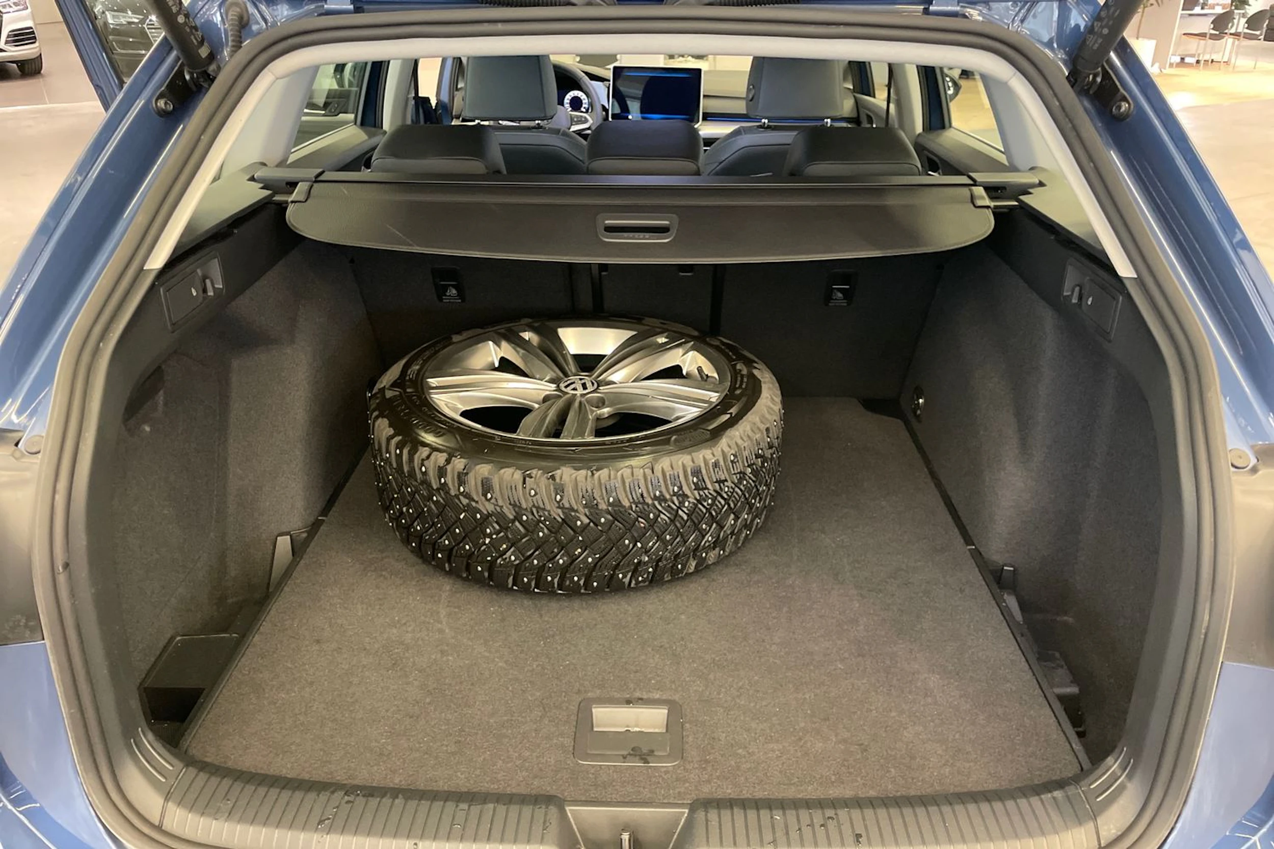 Sininen Volkswagen GOLF 2025 kuva 16.
