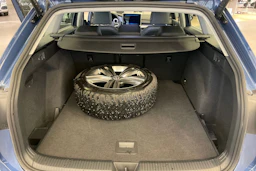 Sininen Volkswagen GOLF 2025 kuva 16.