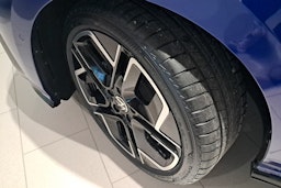 sininen Volkswagen Golf 2025 kuva 10.