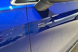 sininen Volkswagen Golf 2025 kuva 17.