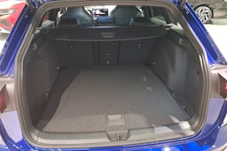 sininen Volkswagen Golf 2025 kuva 19.