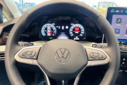 musta Volkswagen Golf 2025 kuva 11.