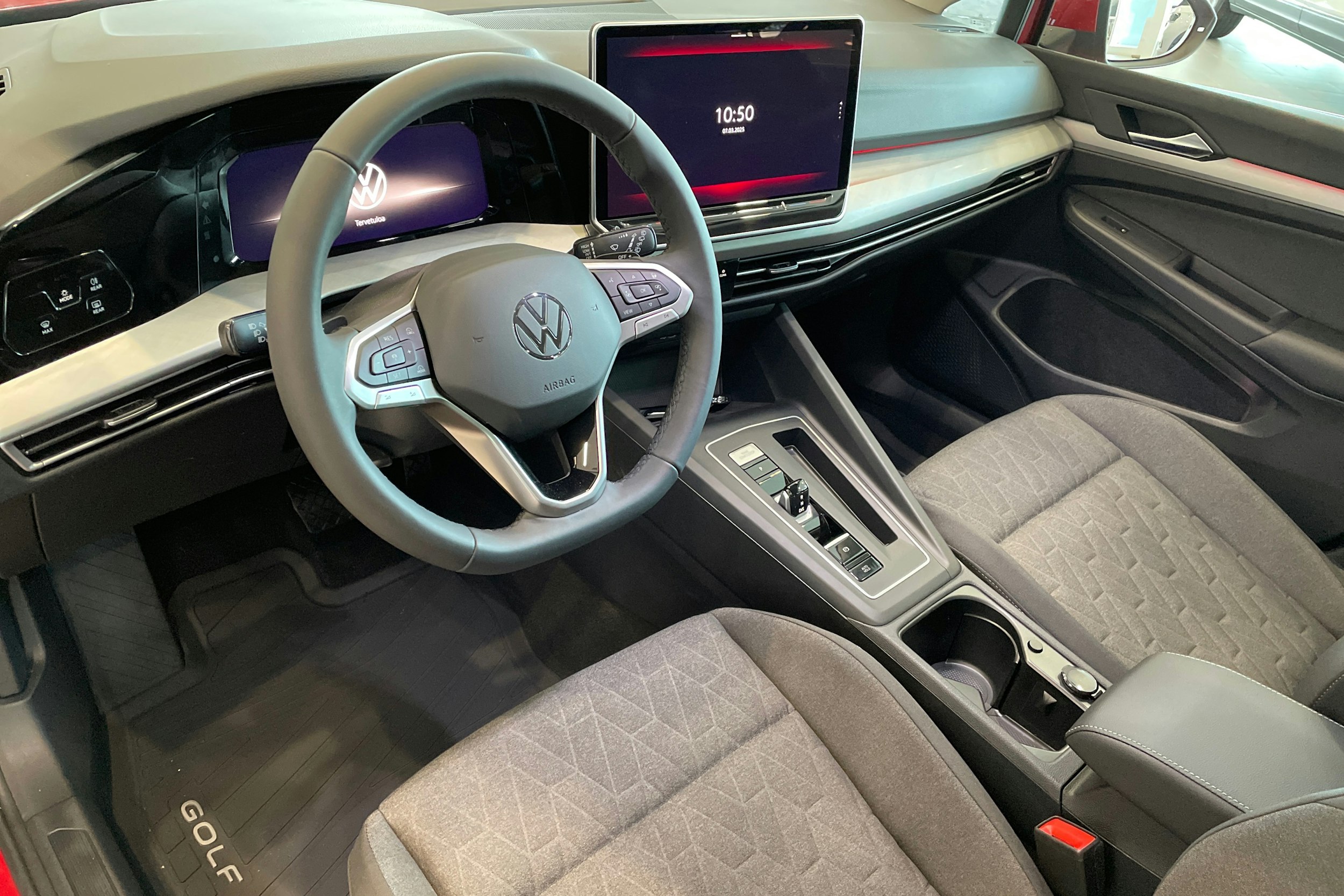 punainen Volkswagen Golf 2025 kuva 6.