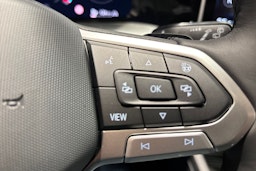 sininen Volkswagen Golf 2025 kuva 12.