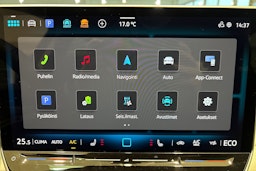 sininen Volkswagen Golf 2025 kuva 16.