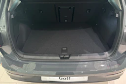 harmaa Volkswagen Golf 2025 kuva 13.