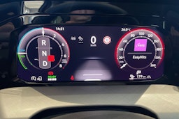 punainen Volkswagen Golf 2025 kuva 14.