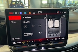 punainen Volkswagen Golf 2025 kuva 15.