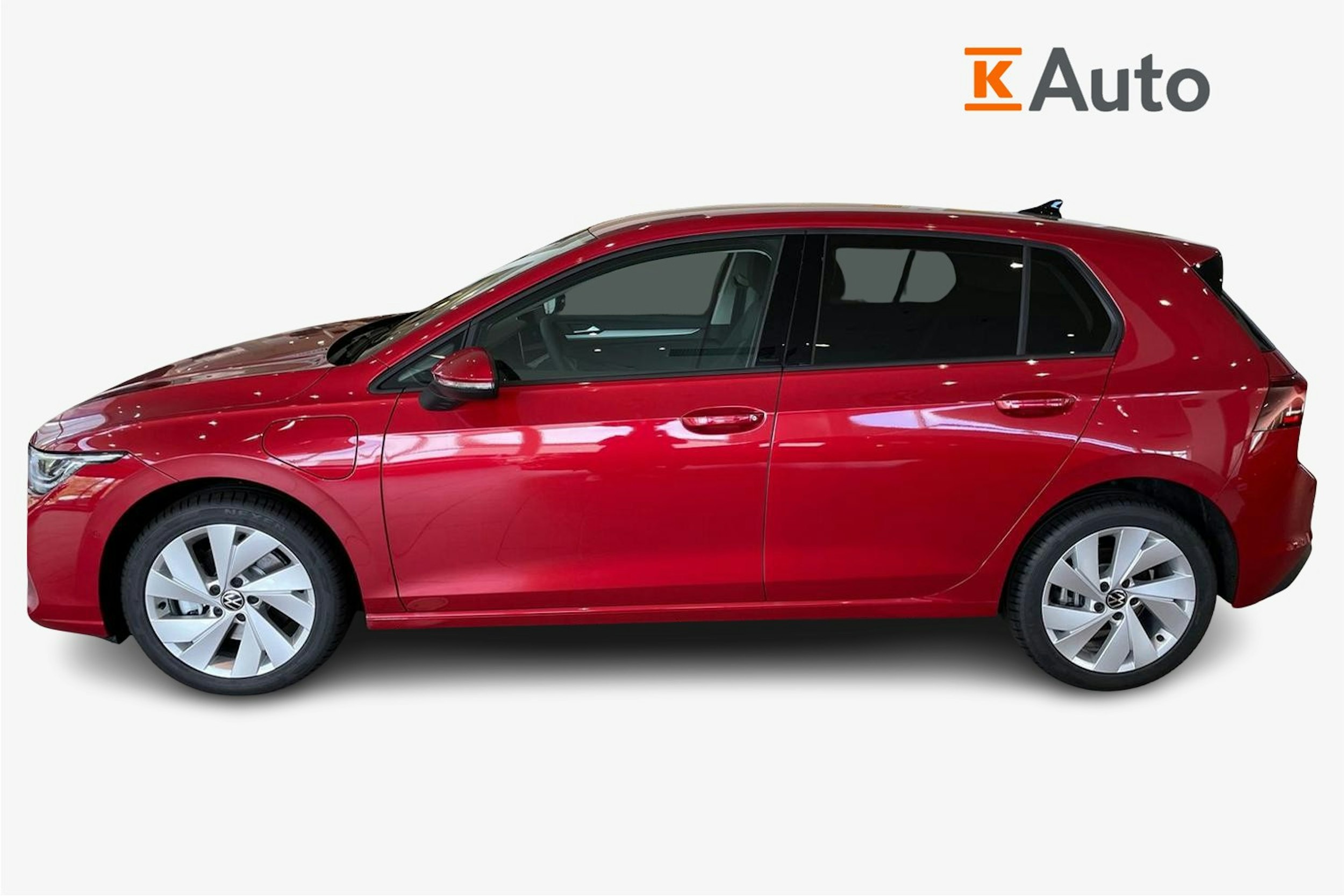 punainen Volkswagen Golf 2025 kuva 5.