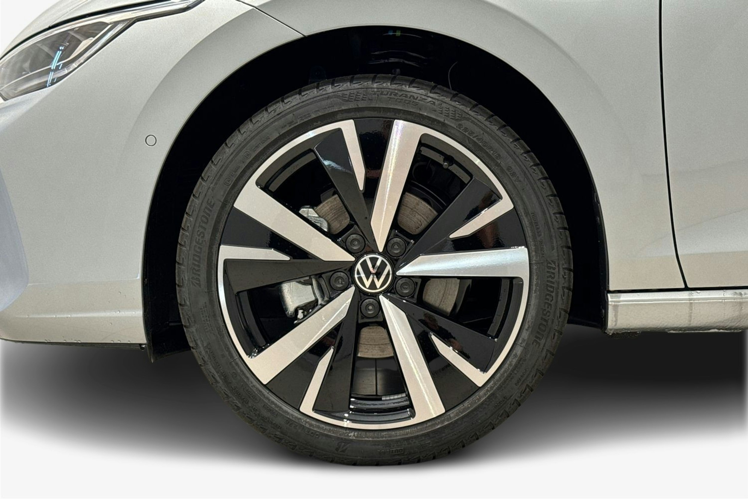 met. harmaa Volkswagen Golf 2025 kuva 9.