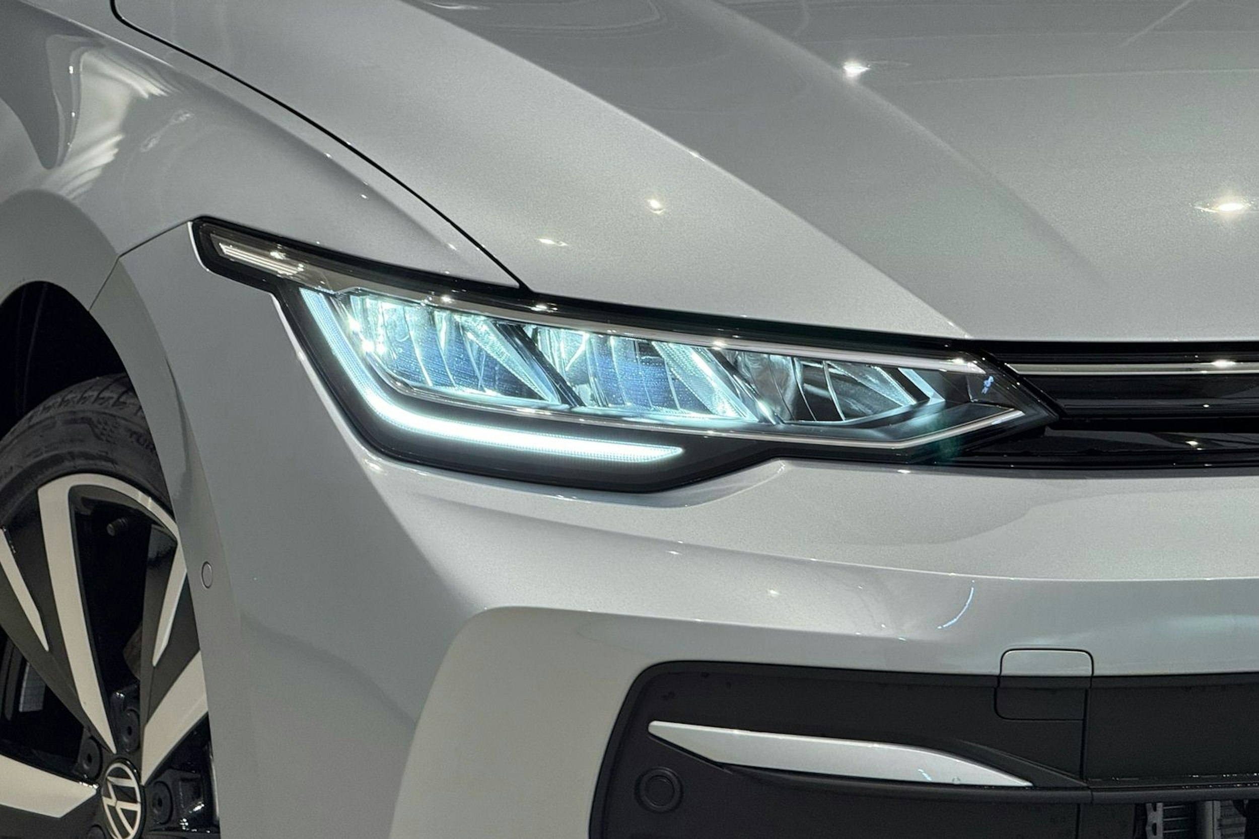 met. harmaa Volkswagen Golf 2025 kuva 10.
